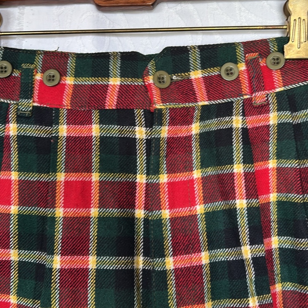 BENETTON Vintage red and green plaid pants. Cuffs at bottom. Size Small. - Picture 3 of 13